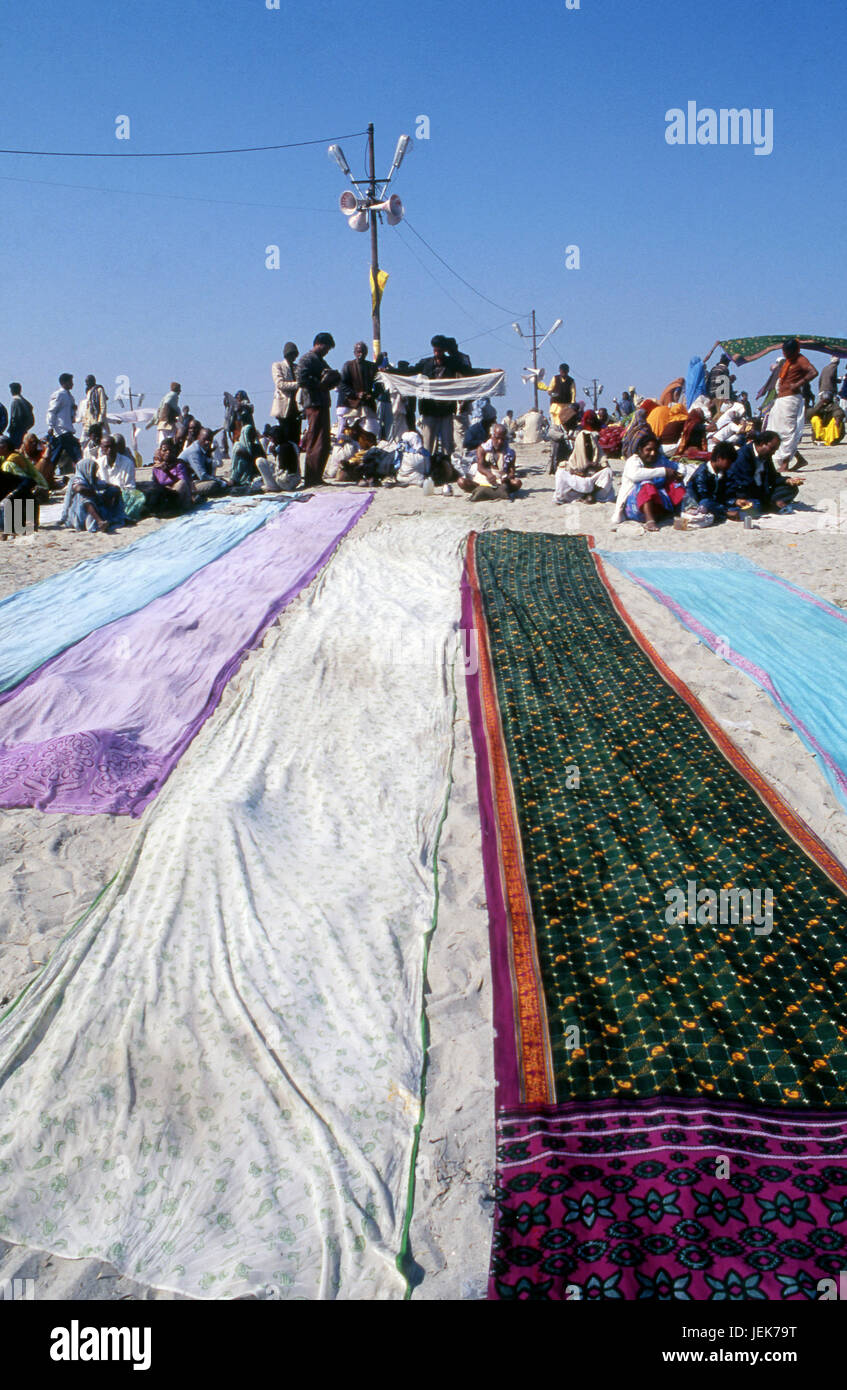 Clothes drying at kumbh mela festival, Allahabad, uttar pradesh, india, asia Stock Photo