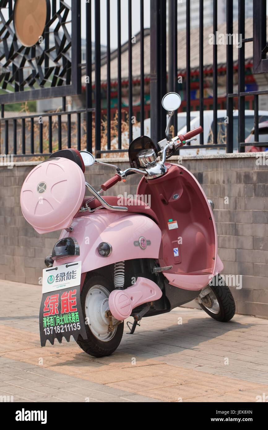 Pink retro scooter hi-res stock photography and images - Alamy