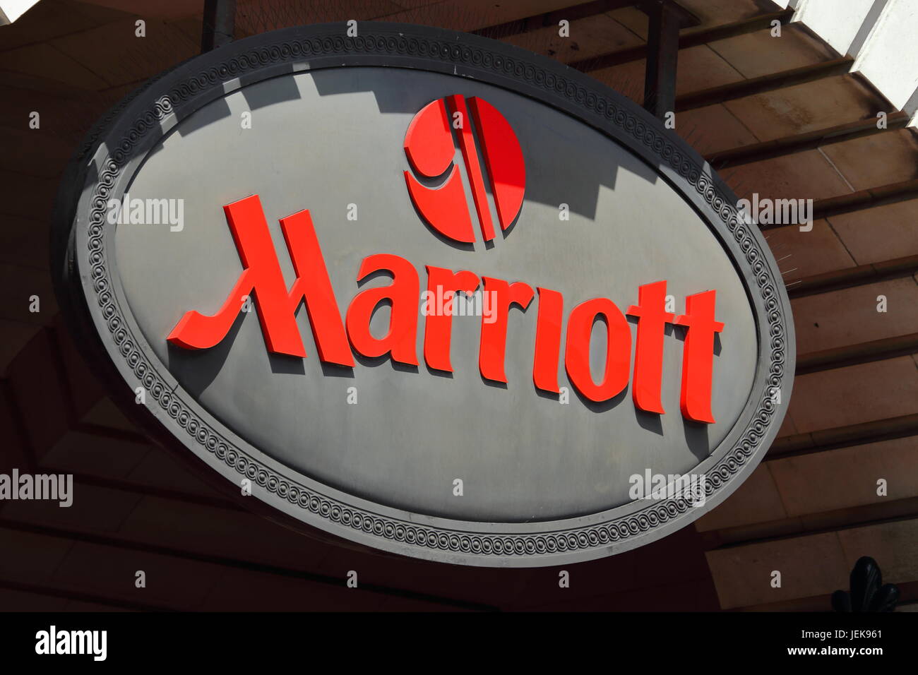 The Marriott Logo At The Marriott Hotel In Southwark London Stock the-marriott-logo-at-the-marriott-hotel-in-southwark-london-stock
