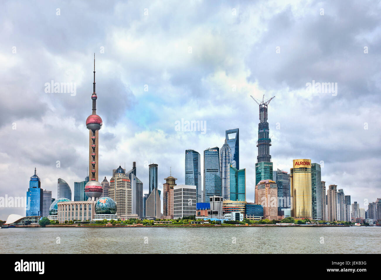 Pudong skyline seen from the bund hi-res stock photography and images ...