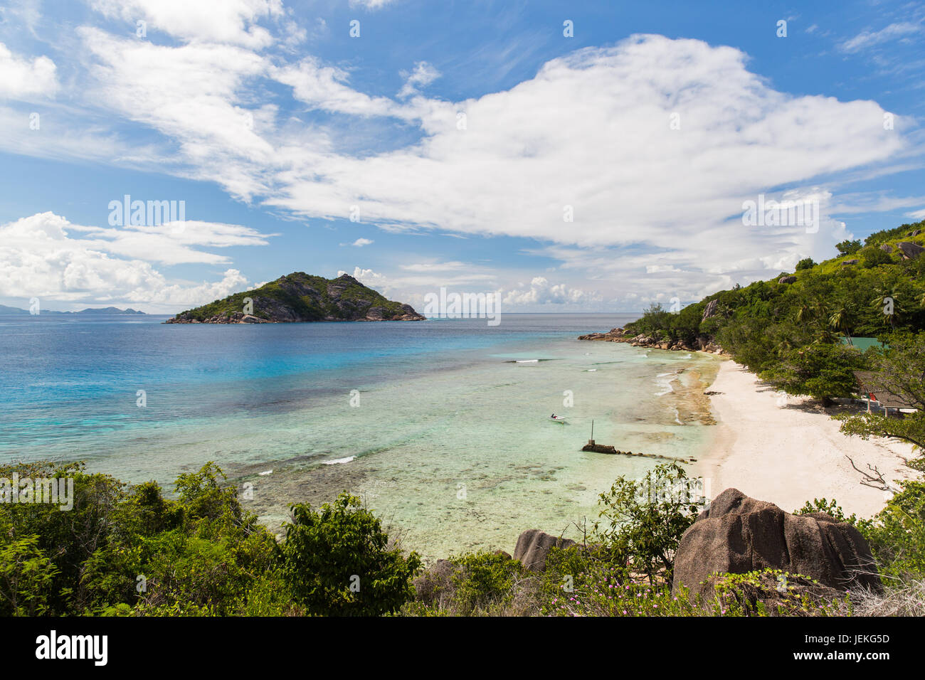 island beach in indian ocean on seychelles Stock Photo Alamy