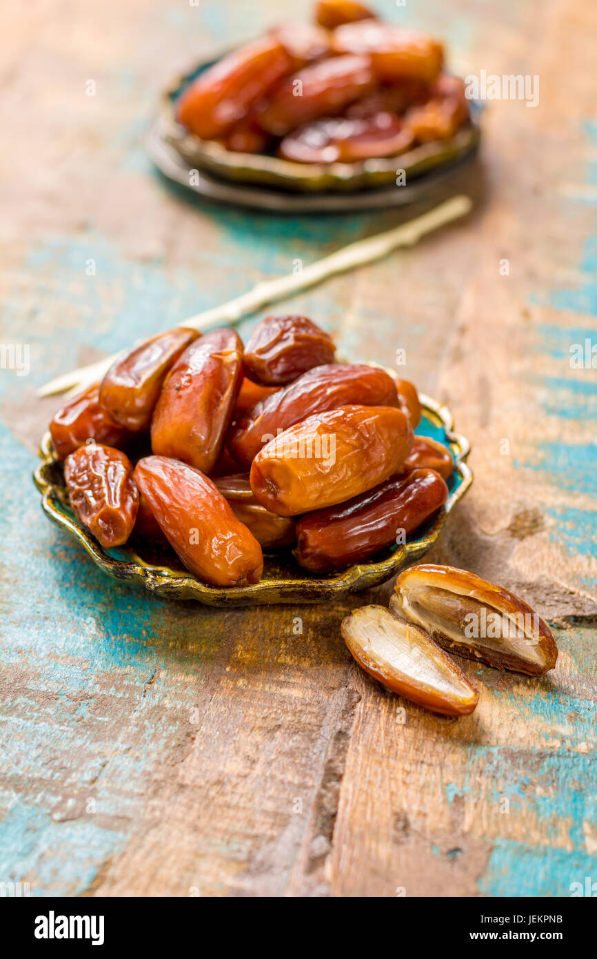 Raw Organic Medjool Dates with pits Ready to Eat Stock Photo Alamy