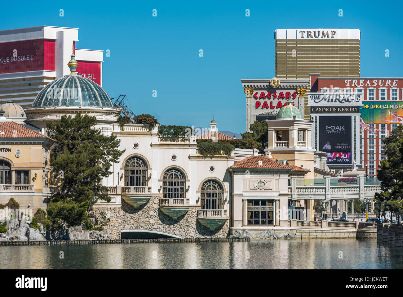 Shops and water fountain at Bellagio Hotel and Casino Stock Photo Alamy
