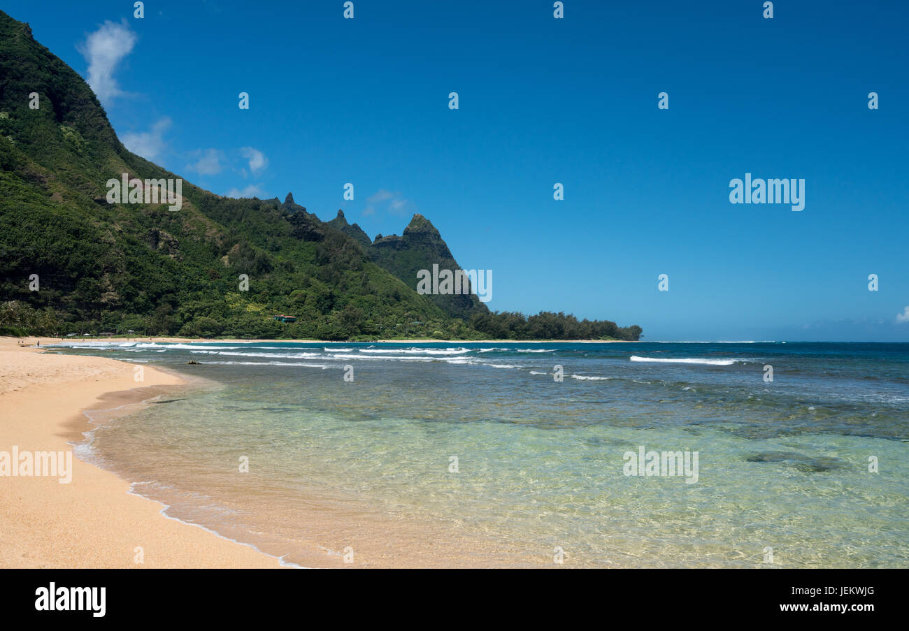 Tunnels beach on the north shore Kauai Stock Photo Alamy