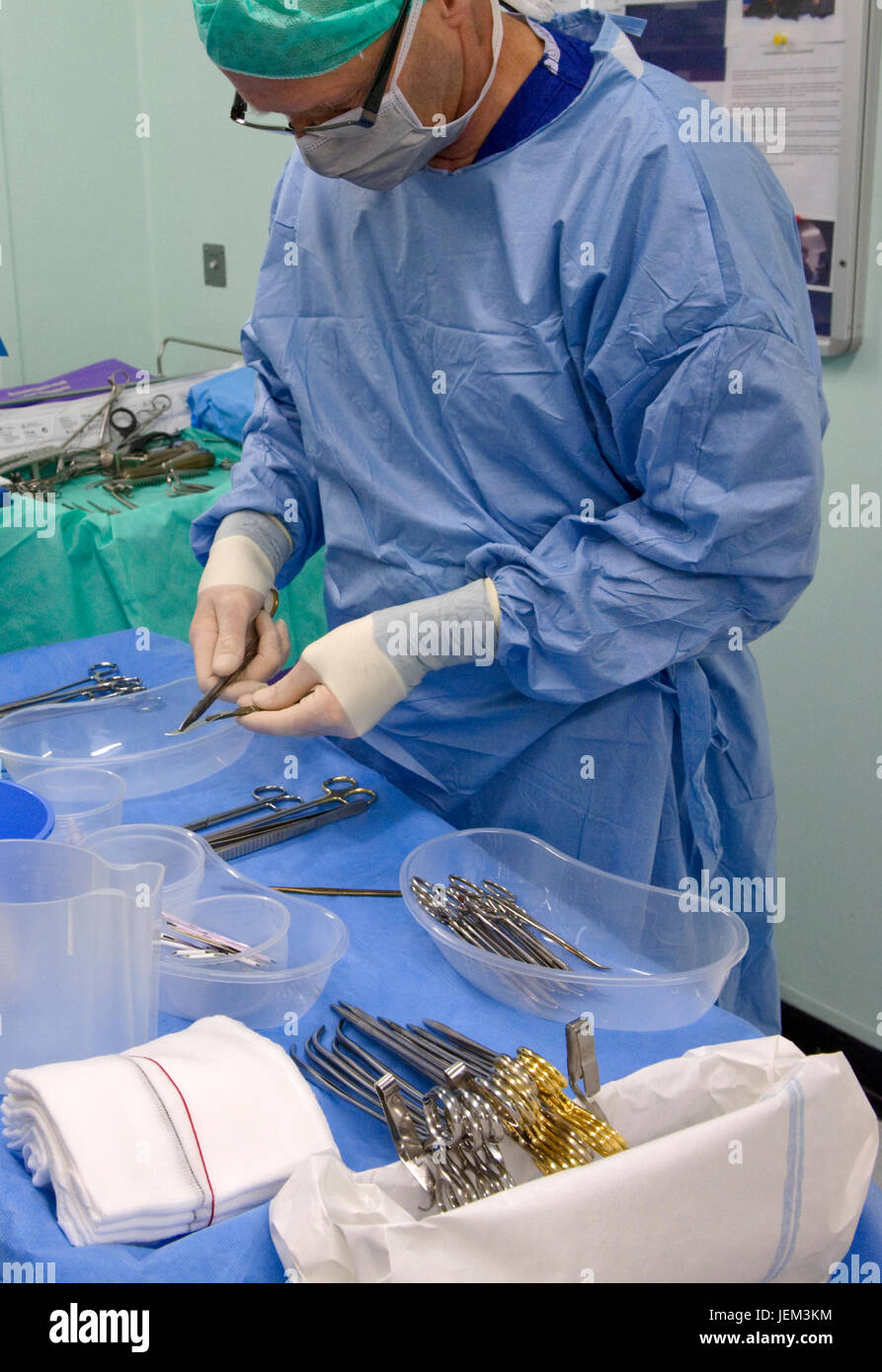 Surgery instruments hospital hires stock photography and images Alamy