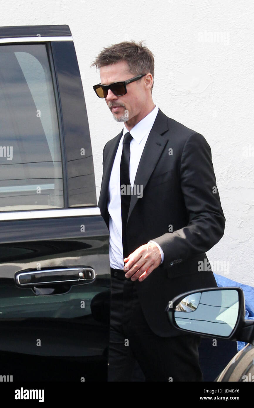 Brad Pitt leaves Craig's Restaurant after Chris Cornell's funeral