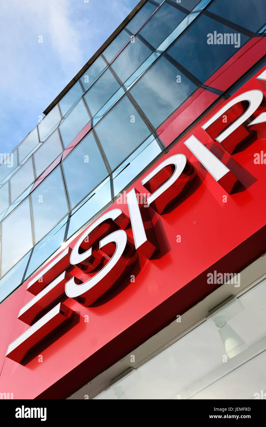 Esprit Fashion High Resolution Stock Photography and Images - Alamy