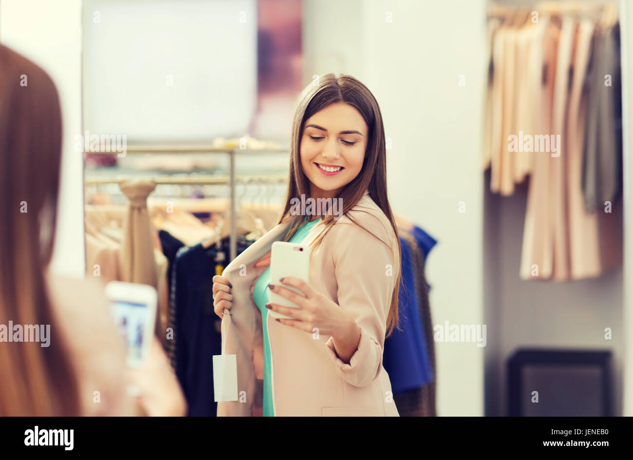 Teenage girl selfie mirror hi-res stock photography and images - Alamy