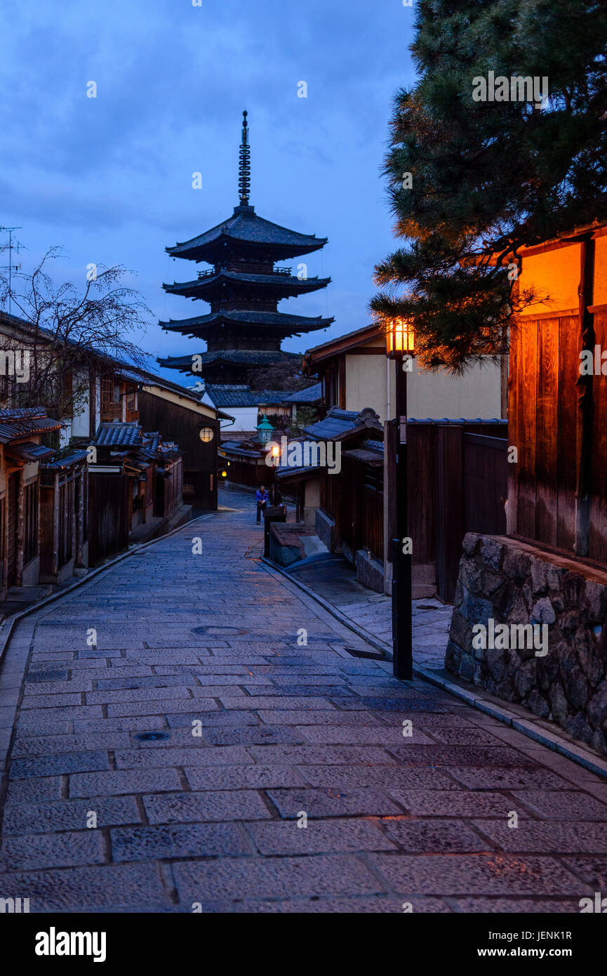 Yasaka pagoda in Higashiyama District Stock Photo Alamy