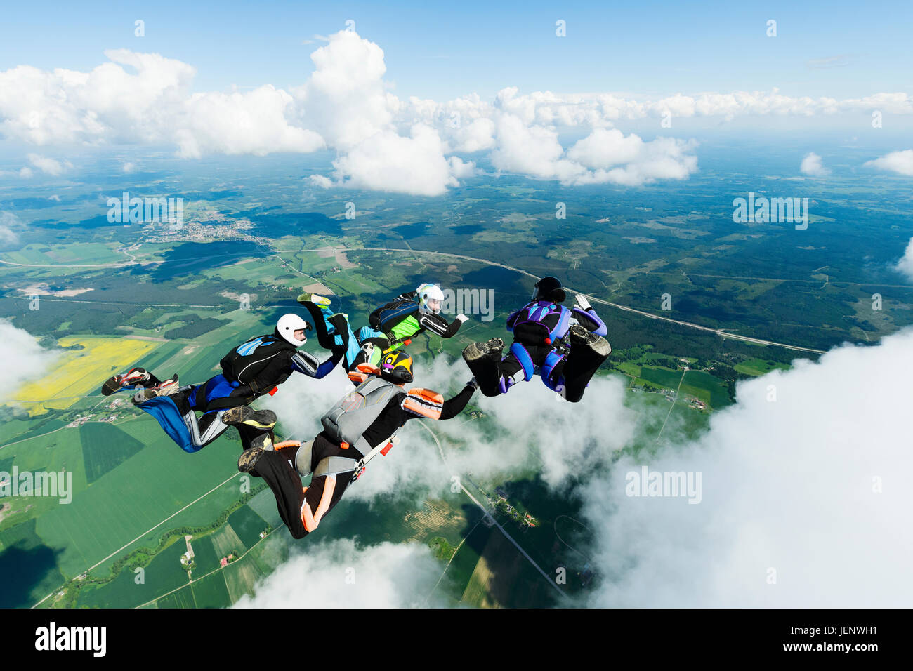 Sky divers aerial hi-res stock photography and images - Alamy
