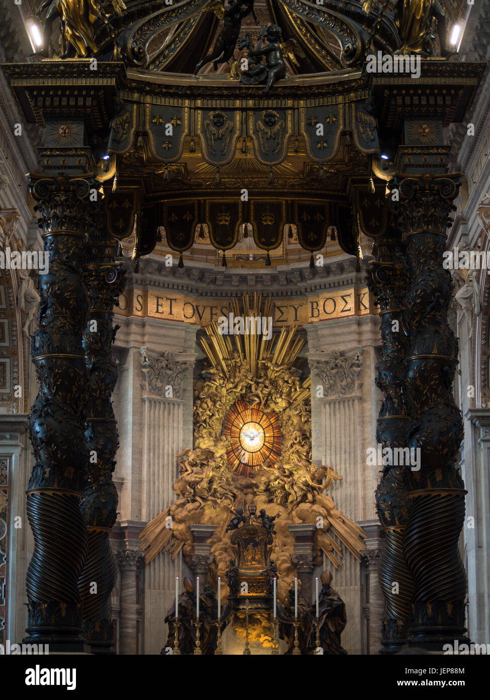 The chair of St. Peter at the end of the Basilica Stock Photo