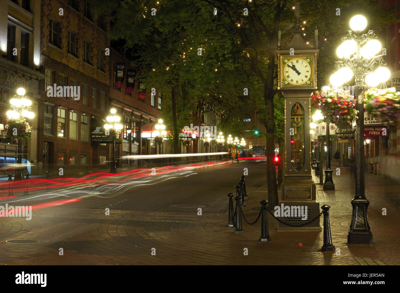 Vancouver Steam Clock in Gastown Stock Photo Alamy