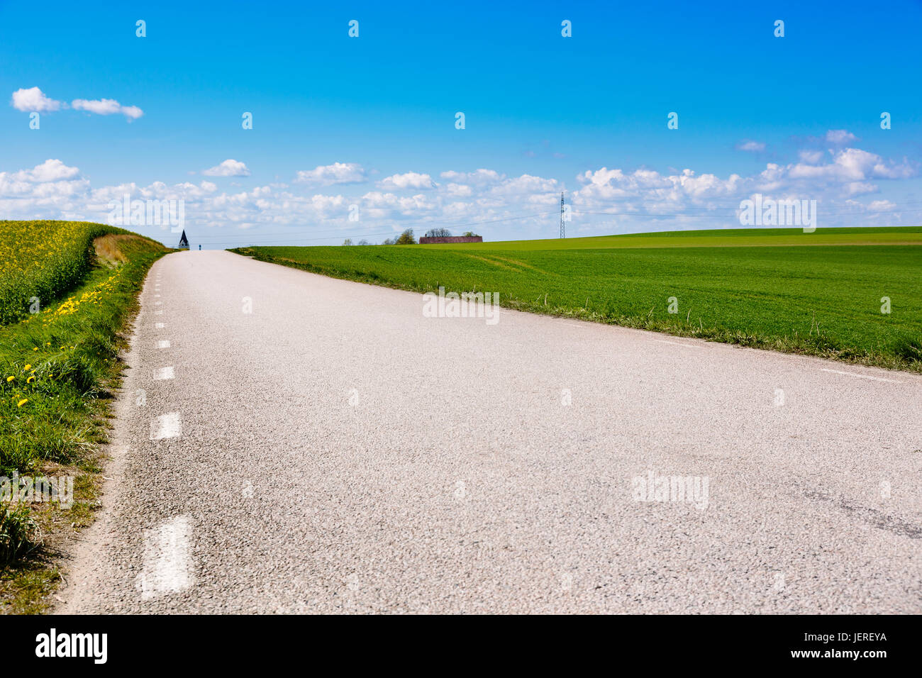 Road clear sky hi-res stock photography and images - Alamy