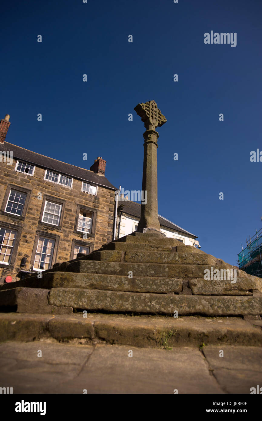 The Market Square and Market Cross, Alnwick, Northumberland Stock Photo