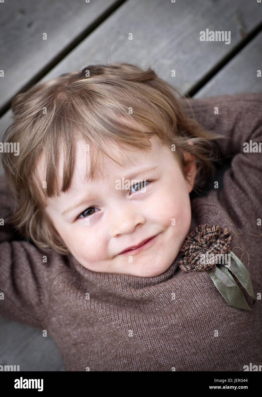 Portrait of smiling girl Stock Photo - Alamy