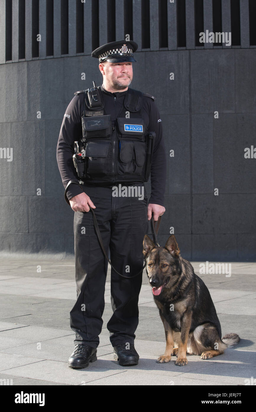 How Much Does A Police Dog Handler Earn Uk