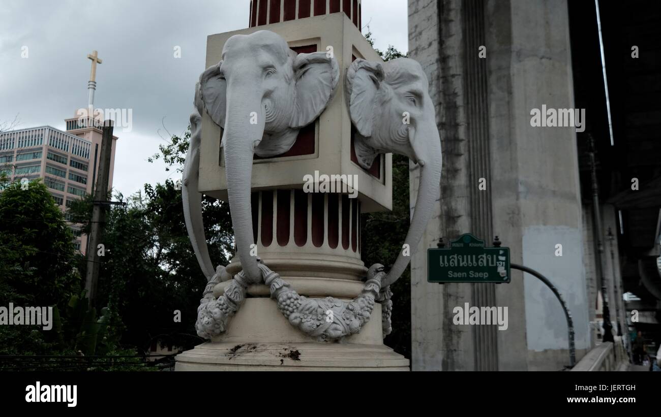 Elephant Bridge Hua Chang Bridge  Chaleumla 56 Bridge Pathumwan  Bangkok Thailand South East Asia Stock Photo