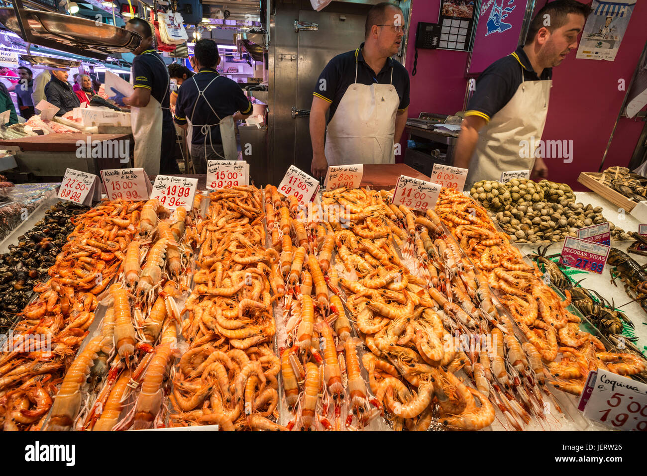 Seafood from all over Spain on sale in the Mercardo de Maravillas, one of the largest food markets in Europe.  Cuatro Caminos, Madrid, Spain Stock Photo