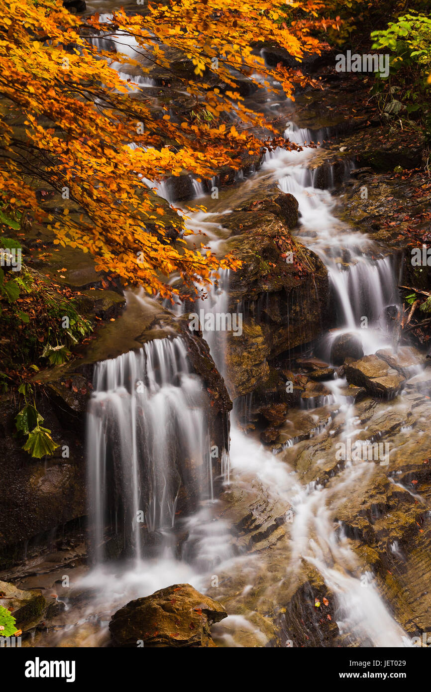 Waterfalls in nature hi-res stock photography and images - Alamy