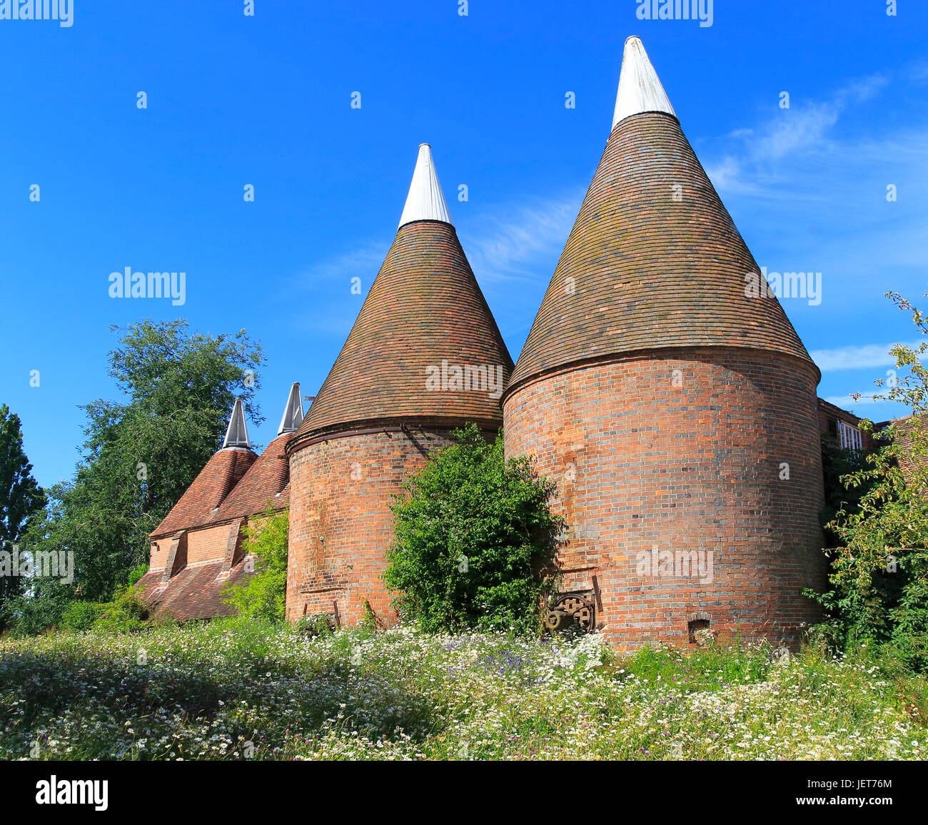 Oast house hires stock photography and images Alamy