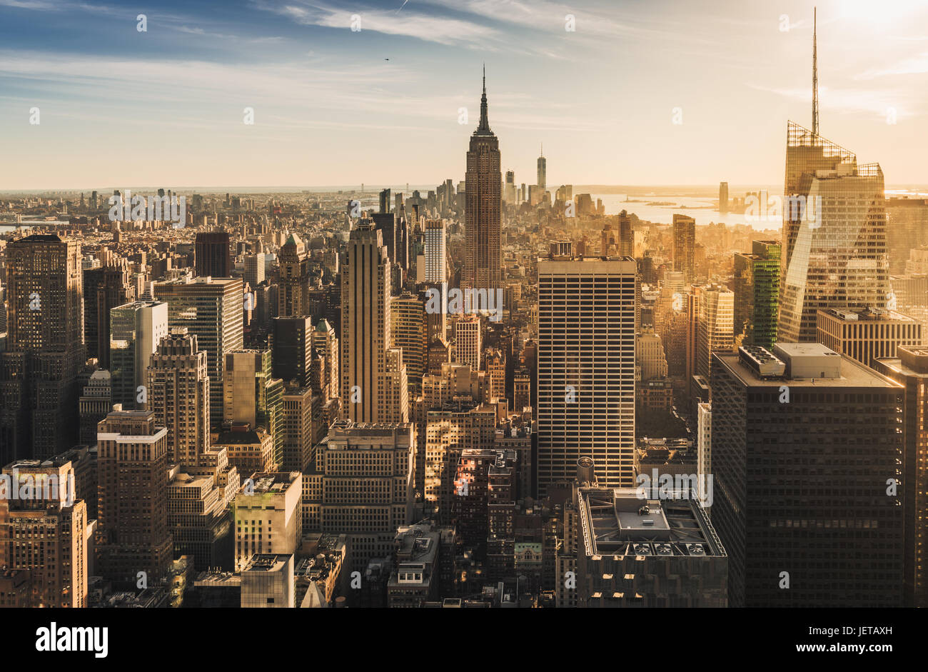 With manhattan skyline hi-res stock photography and images - Alamy