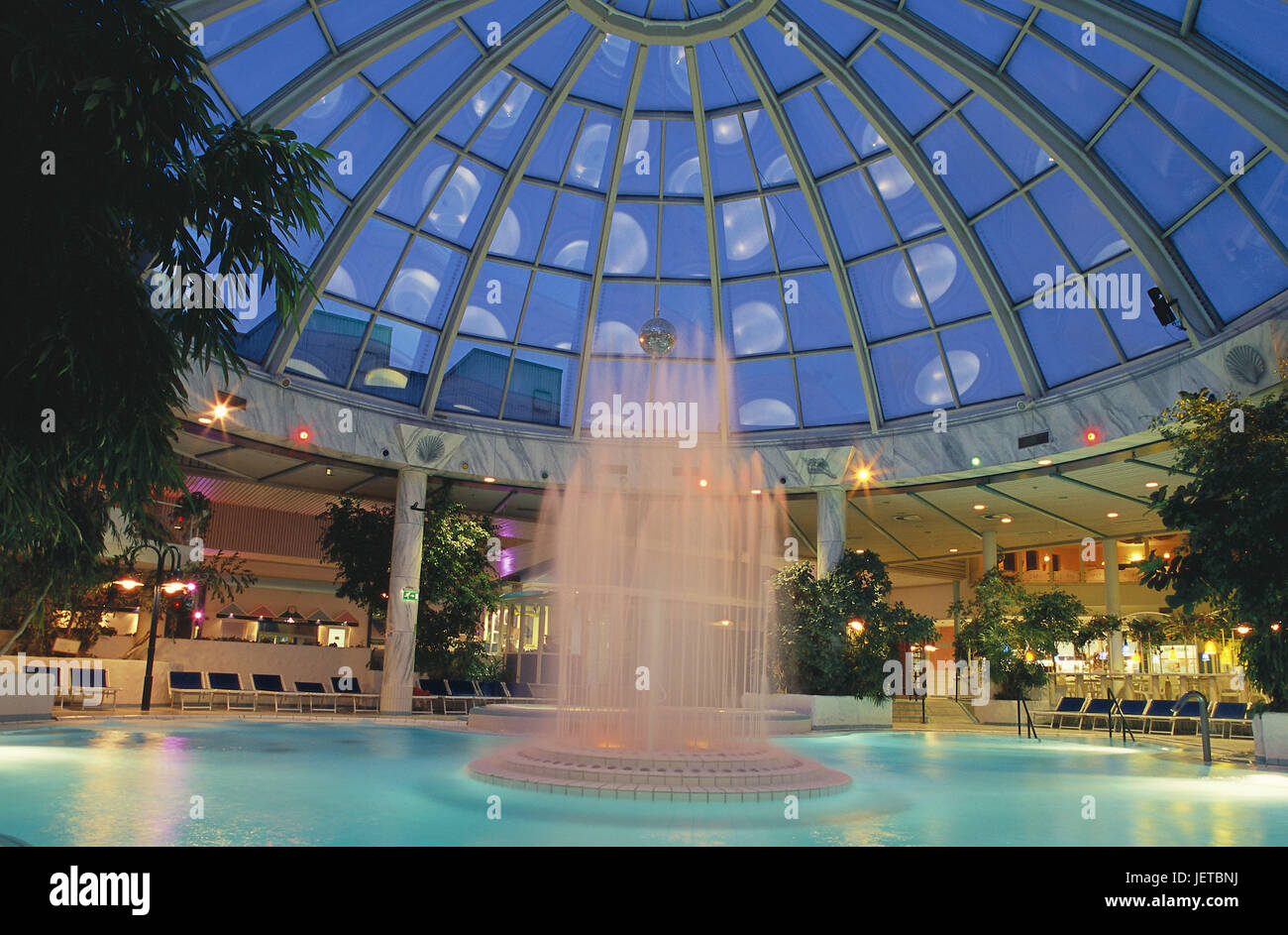 Germany, North Rhine-Westphalia, bath Lippspringe, Westfalen-Therme,  swimming pool, glass dome, Teutoburger wood, spa, health resort,  Westfalentherme, place of interest, indoor swimming pool, swimming-pool,  jet, dome, atmospheric, water, bathe, leisure ...