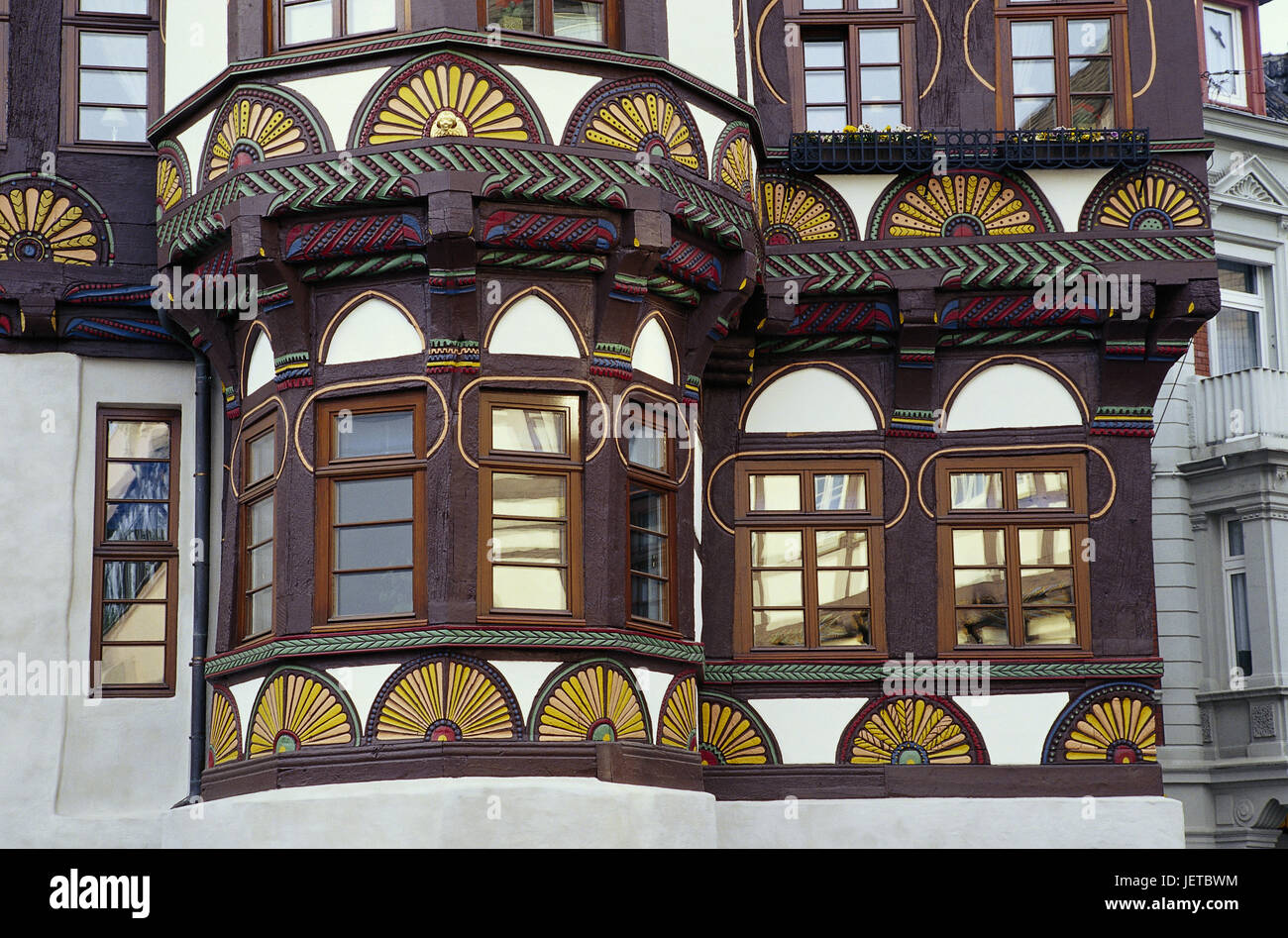 Germany, North Rhine-Westphalia, Höxter, Old Town, Dechanei, detail, facade, Teutoburger wood, Weser mountainous country, marketplace, house, building, historically, architecture, house facade, bay window, half-timbered, half-timbered house, beam, carving, in 1561, grace note, ornaments, professional rosettes, Palmetten, wooden relief, art, Adel's court, outside, Stock Photo