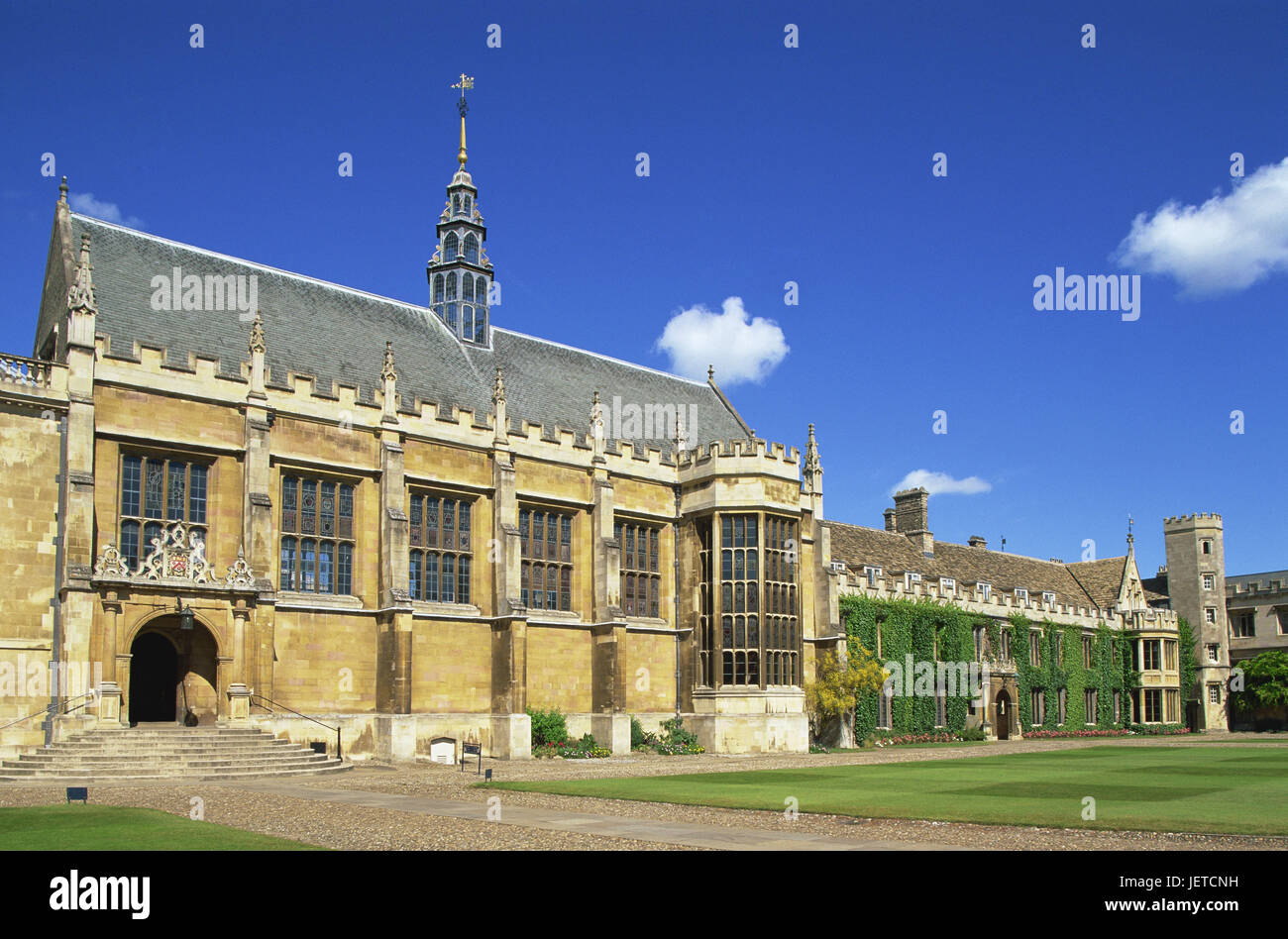 Great Britain, England, Cambridgeshire, Cambridge, Trinity college, Great court, The sound, Europe, town, destination, place of interest, building, structure, architecture, architecture, university, university building, facade, inner courtyard, main square, turf, deserted, stairs, input, hall, Stock Photo