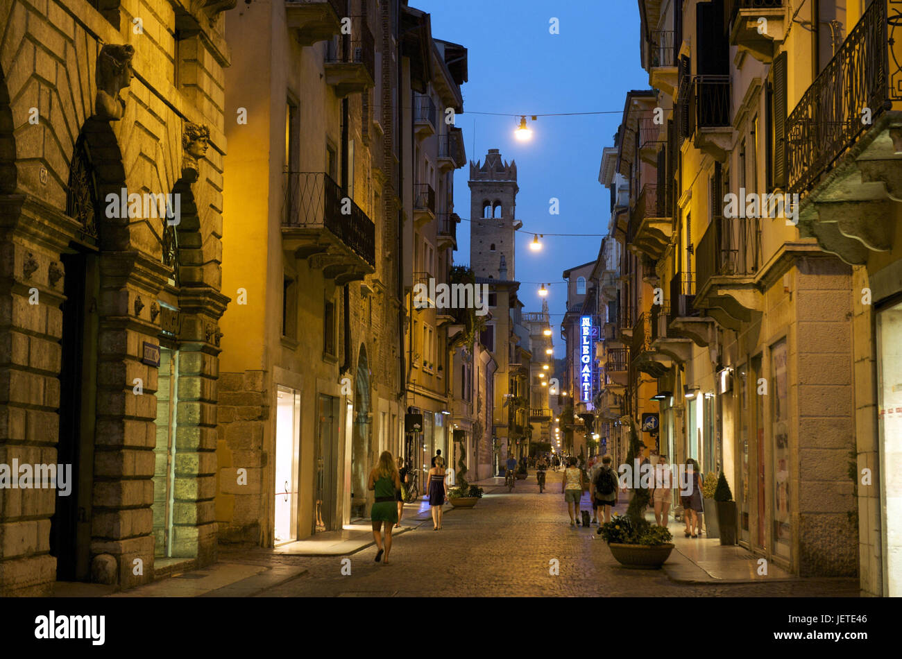 Italy, Veneto, Verona, Old Town, Corso Porta boron sari at night, Stock Photo