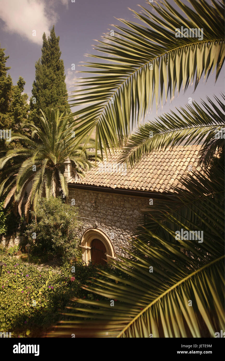 Italy, Sicily, Taormina, Old Town, residential house, garden, palms