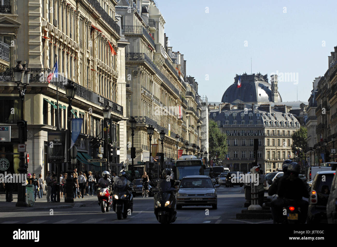 France, Paris, avenue de l'Opera, Louvre, traffic, Stock Photo