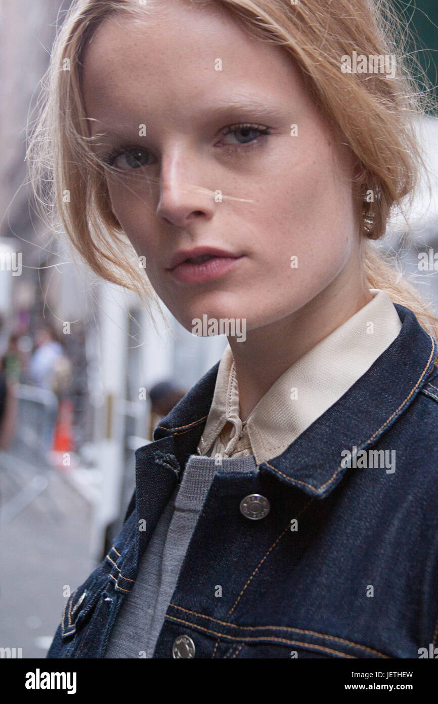 Hanne Gaby Odiele Stock Photo - Alamy