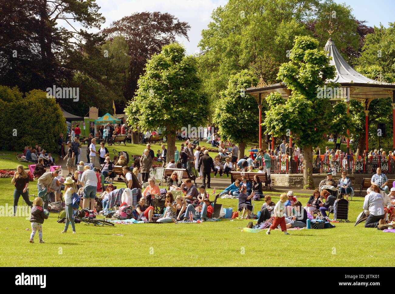 Old and young meets on a Sunday in the municipal Park of Dorchester on June twelfth 2016 usage