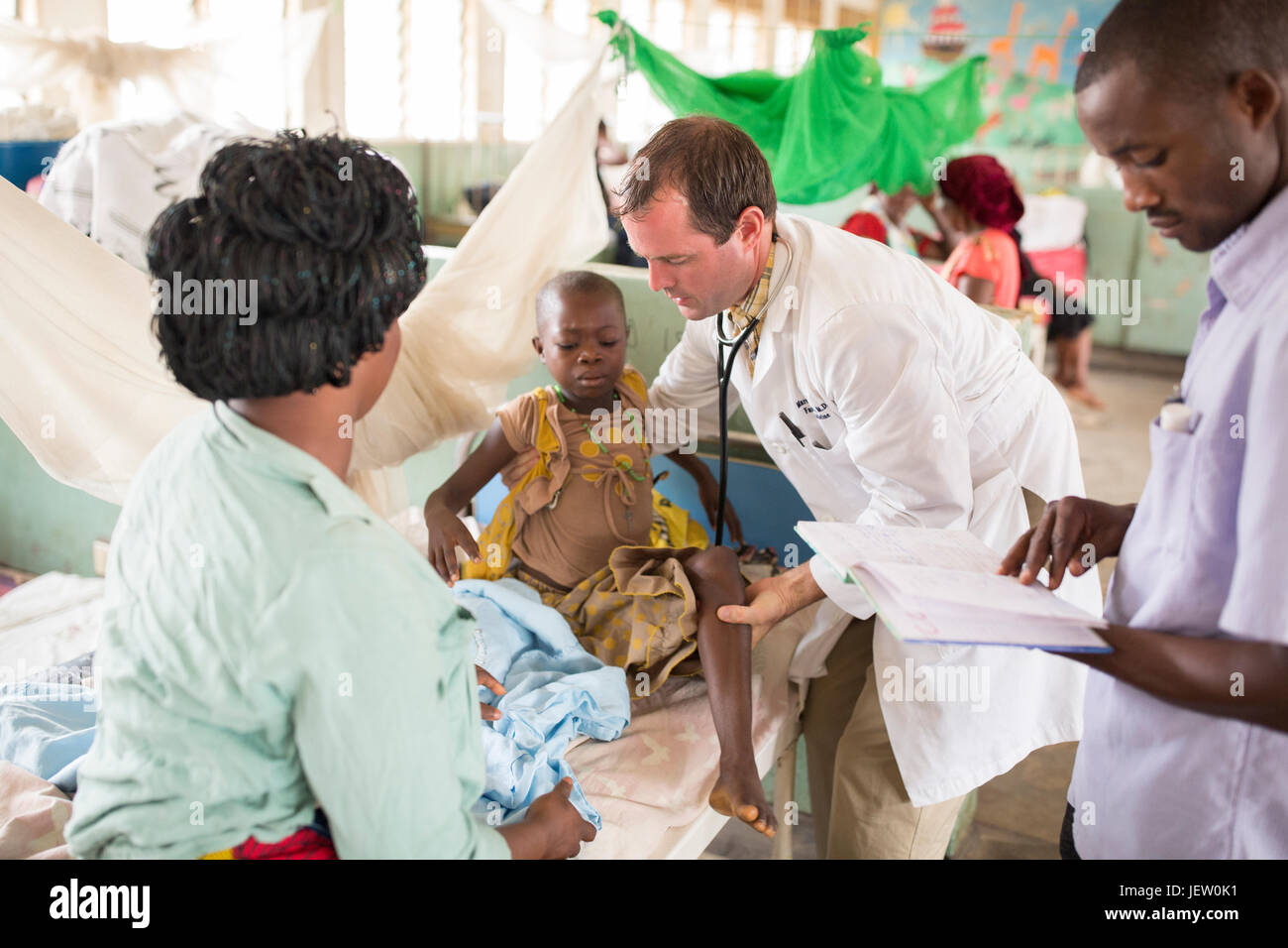 An expat missionary doctor works on the pediatric ward at Bundibugyo Hospital, Uganda. Stock Photo