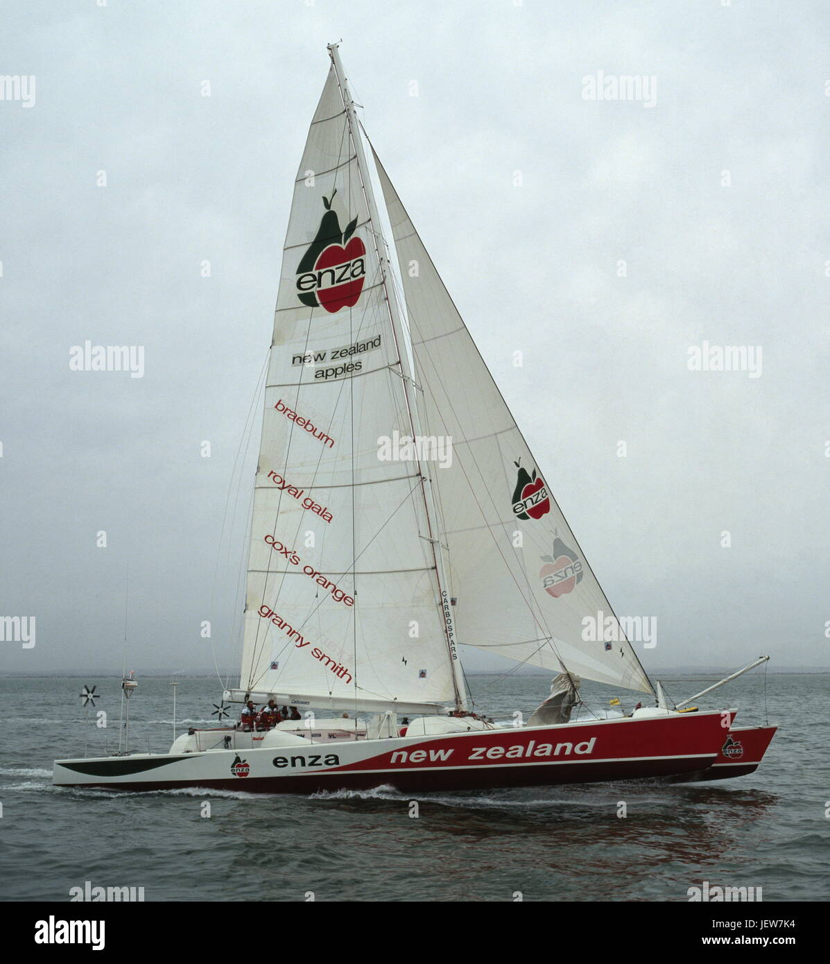 AJAXNETPHOTO. 1993 - SOLENT, ENGLAND - NEW CAT ON SEA TRIALS - ENZA - NEW ZEALAND, SKIPPERED BY ROBIN KNOX JOHNSTON AND PETER BLAKE UNDERGOING SEA TRIALS BEFORE THEIR RECORD CIRCUMNAVIGATION ATTEMPT. PHOTO:JONATHAN EASTLAND/AJAX REF:930072 Stock Photo