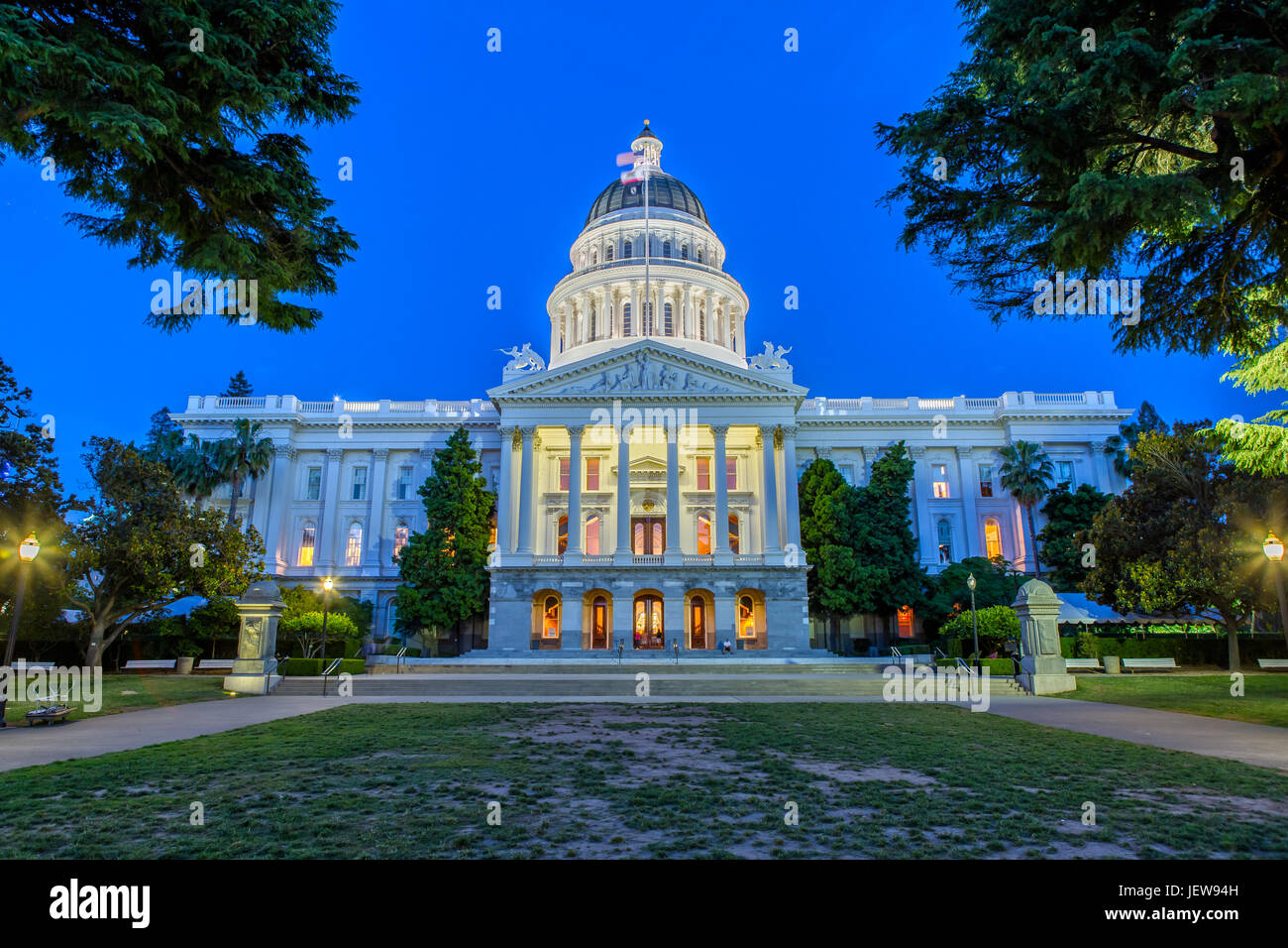 The California State Capitol in Sacramento at Night Stock Photo Alamy