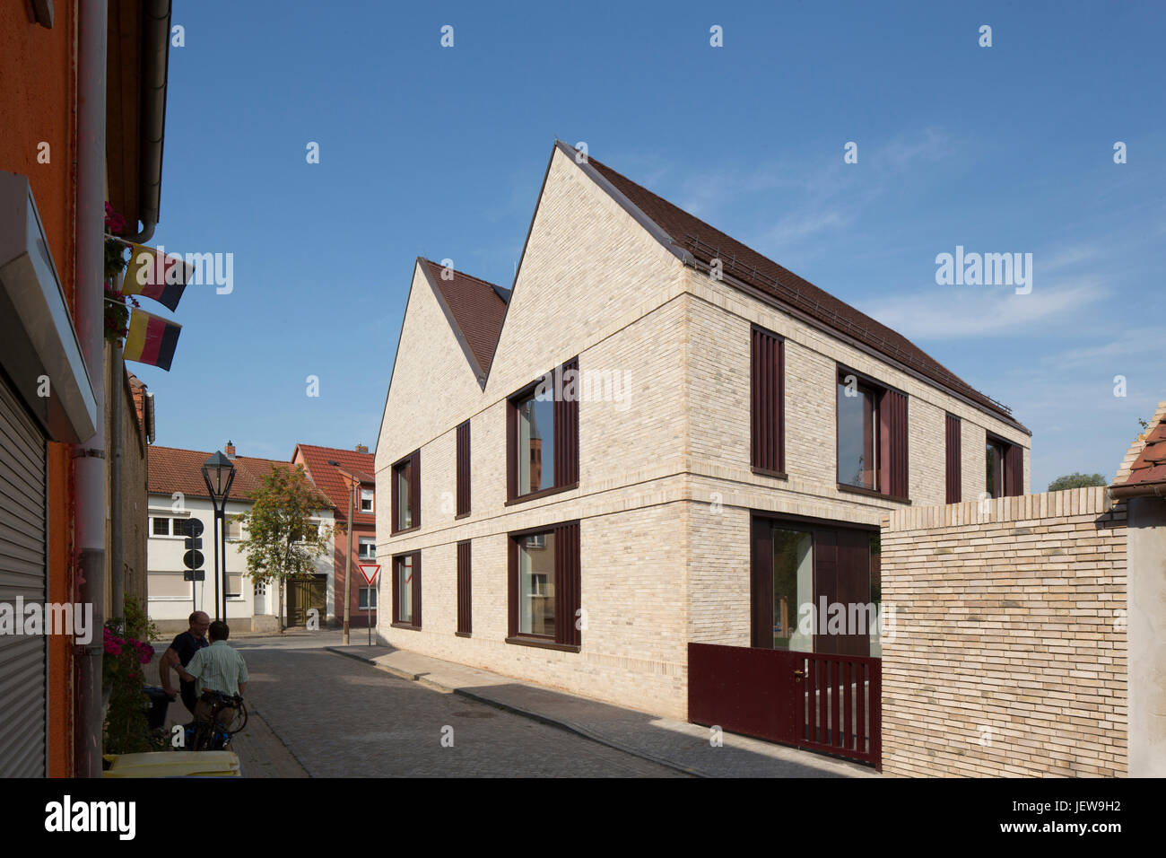 Street view with new Kindergarten extension. Kindergarten Mitte Kyritz