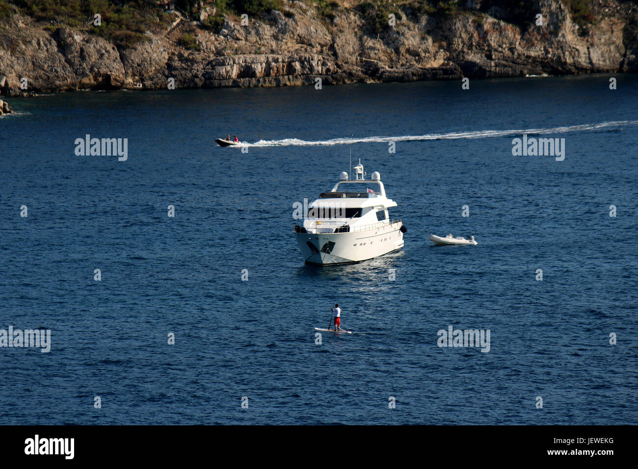 Superyacht Haven -  Motor Superyacht + SUP + RIBs - Bay of Santa Ponsa / Santa Ponca, Calvia, SW Mallorca / Majorca, Baleares / Balearic Islands Stock Photo