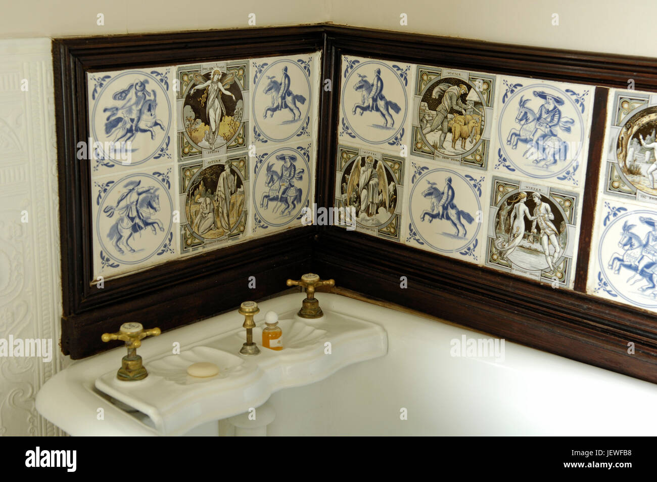 Antique tiles uk hires stock photography and images Alamy