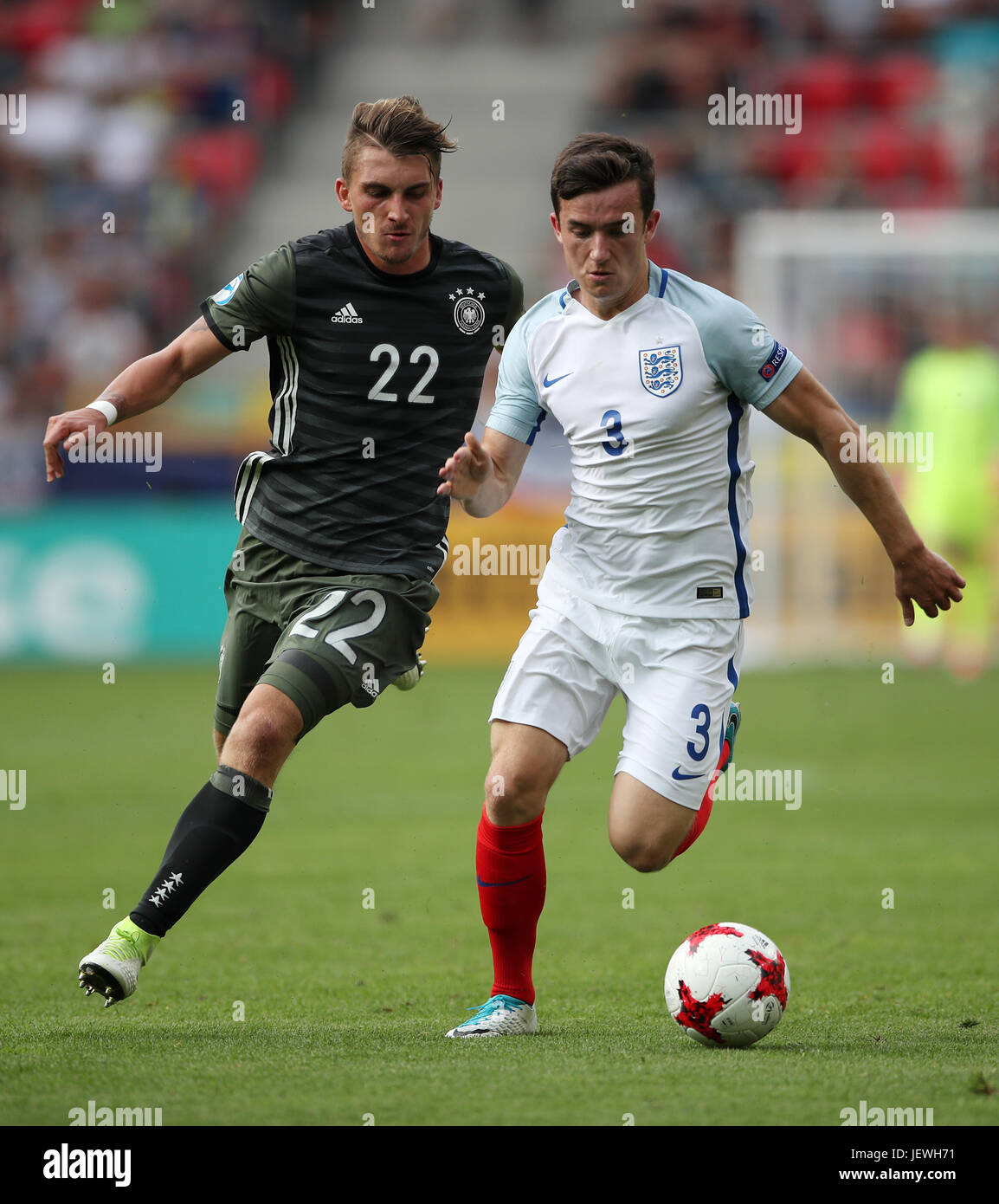 Germany's Maximilian Philipp and England's Ben Chilwell (right) battle for  the ball during the UEFA European Under-21 Championship, Semi Final match  at Stadion Miejski, Tychy Stock Photo - Alamy