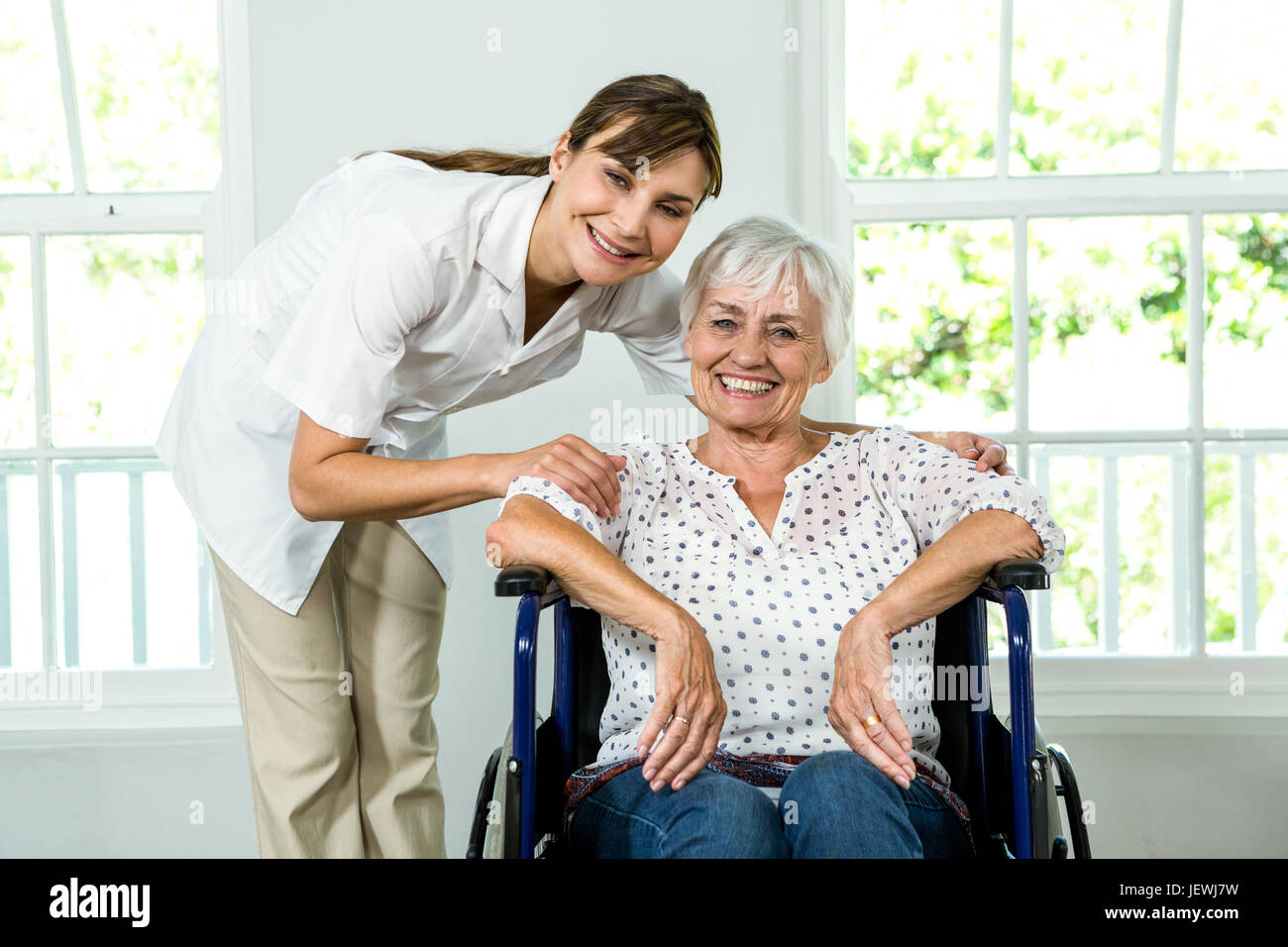 Smiling nurse senior citizen hi-res stock photography and images - Alamy