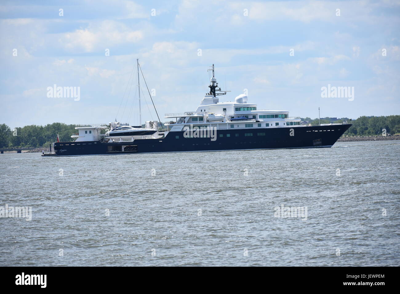 Worlds largest private yacht hi res stock photography and images alamy