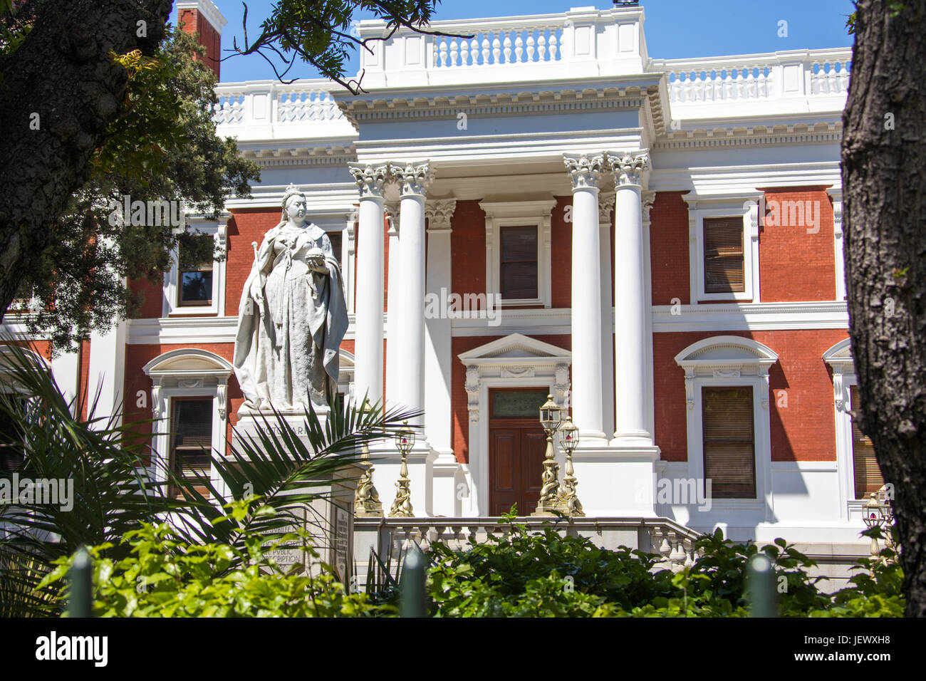 Statue of Queen Victoria in front of the Houses of Parliament, Cape Town, South Africa Stock Photo