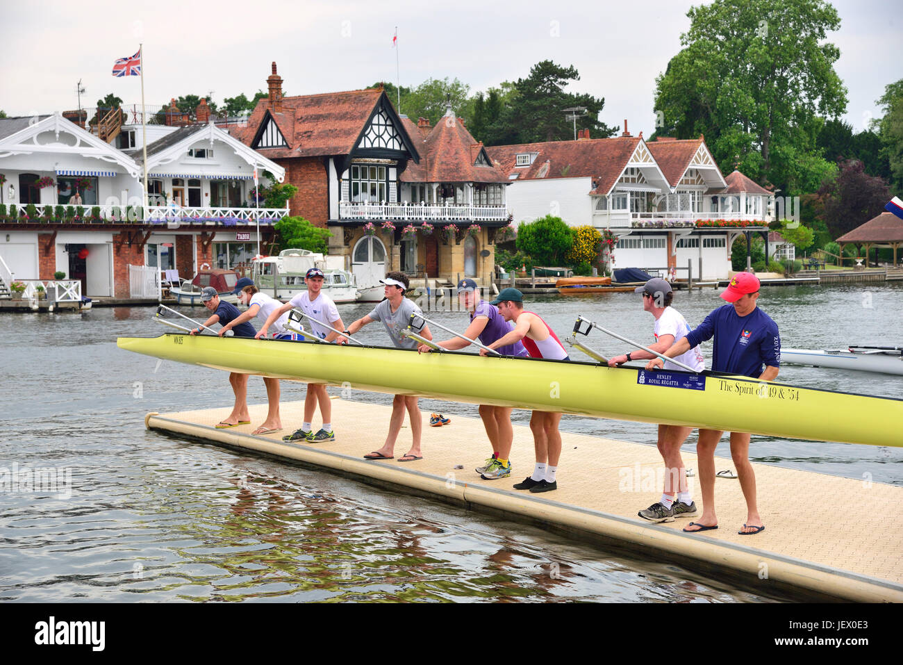Crew lifting their boat out of the water at the Henley Royal Regatta 2017, Henley-on-Thames, Oxon, UK, England Stock Photo