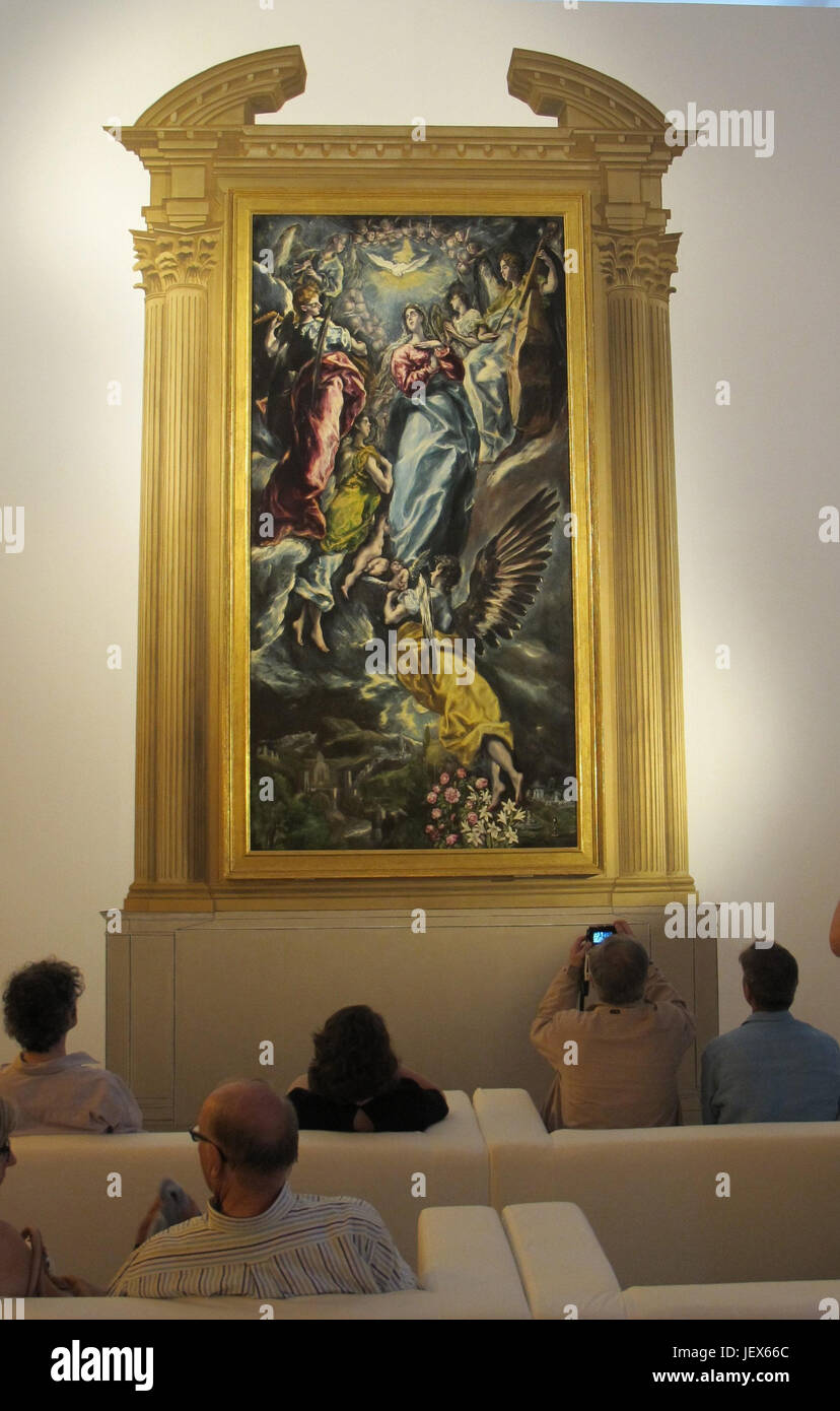 Visitors take a look at the work 'Immaculate Conception' by Spanish