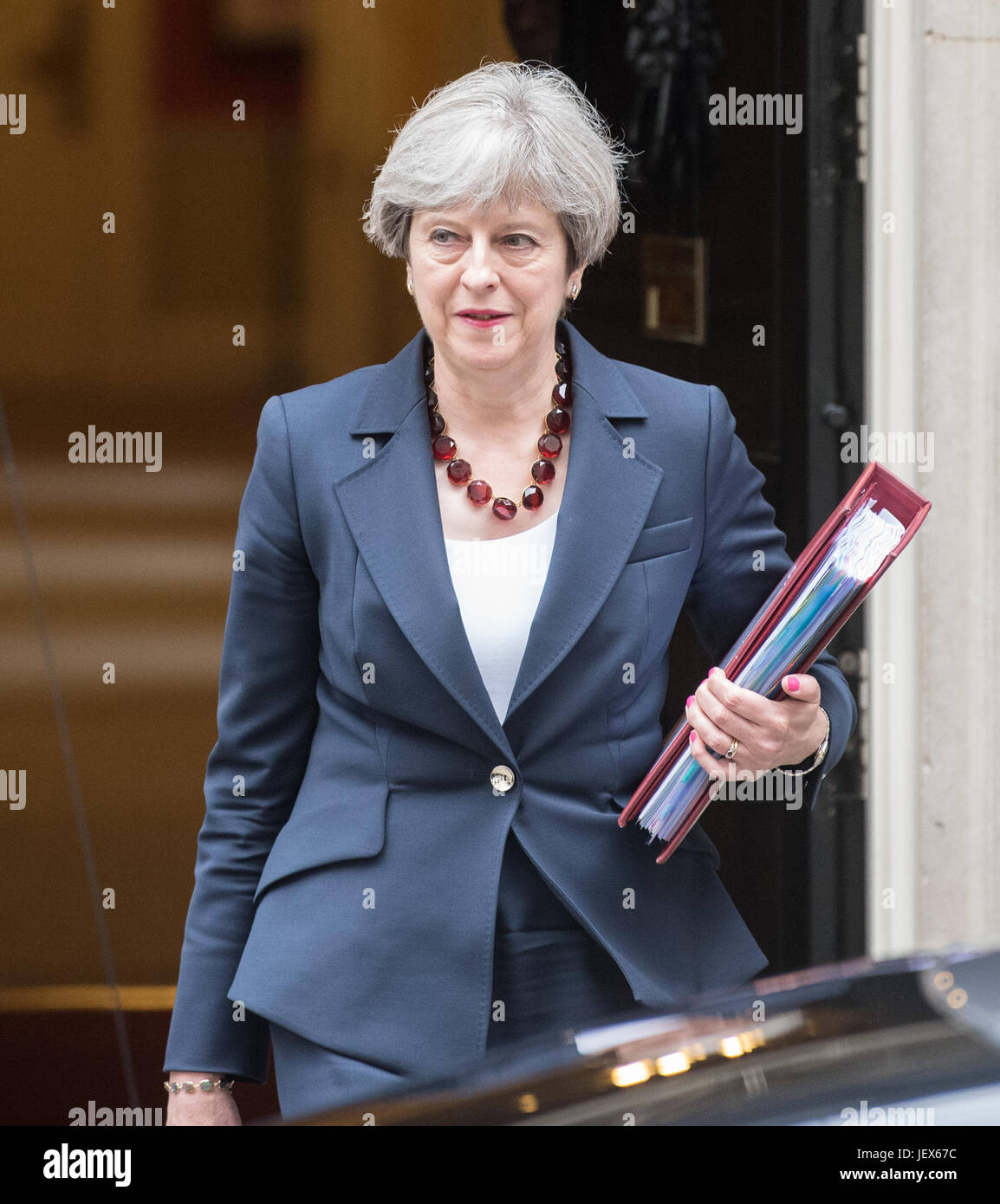 London, United Kingdom. 28 June 2017. Prime Minister Theresa May leaves 10  Downing Street bound for the House of Commons for Prime Ministers  Questions. Credit: Peter Manning / Alamy Live News Stock Photo - Alamy
