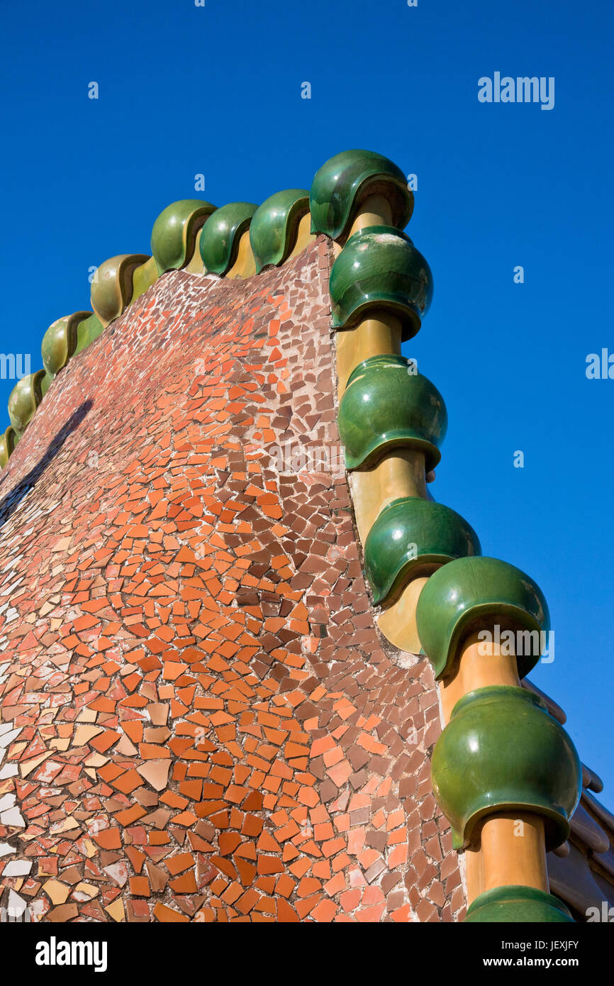Dragon casa batllo hi-res stock photography and images - Alamy