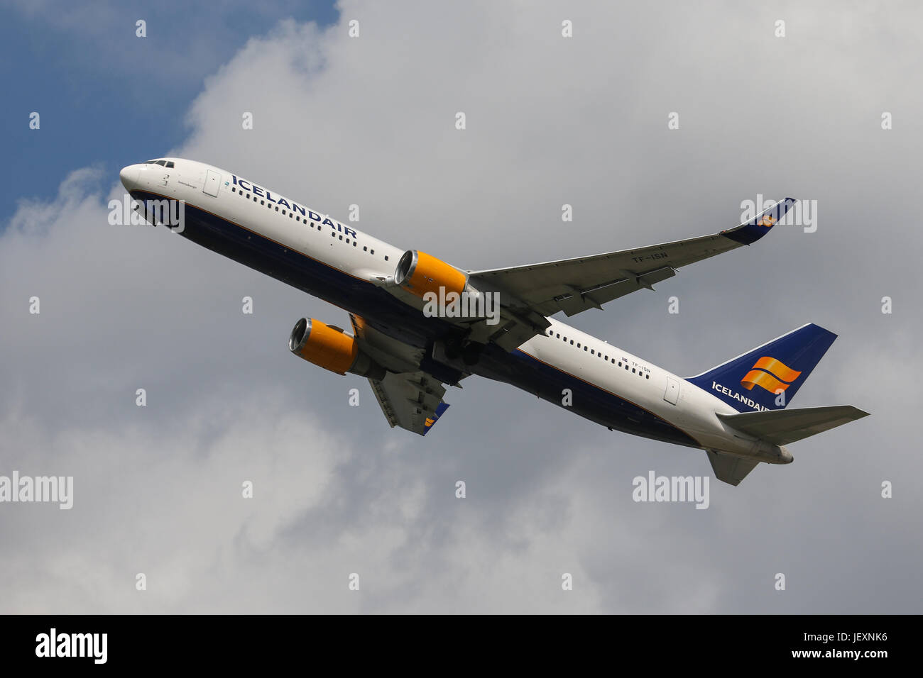 London heathrow airport border hi-res stock photography and images - Alamy