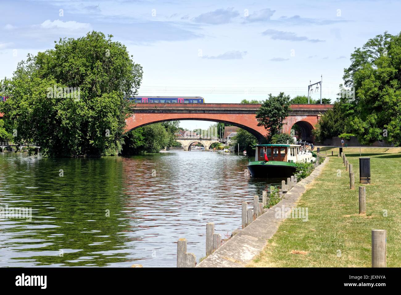 River Thames and Brunel's railway bridge at Maidenhead Berkshire UK Stock Photo