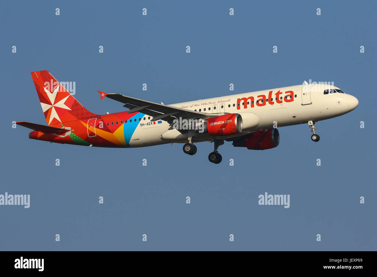 Air malta airbus a320 hires stock photography and images Alamy